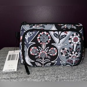 NWT Vera Bradley Compact Organizer in Ornate Bloom!